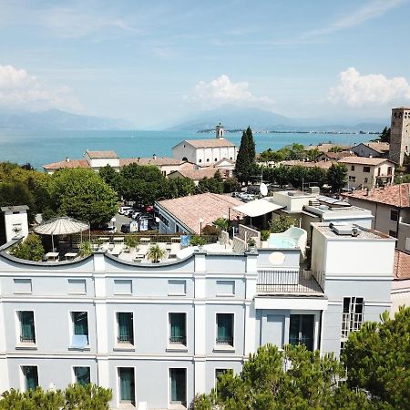 Hotel Enrichetta Desenzano del Garda Esterno foto