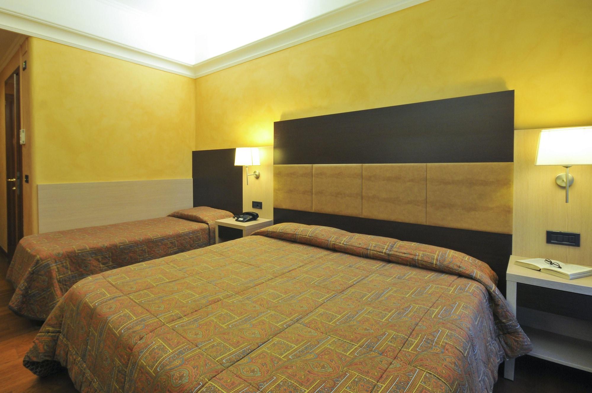 Hotel Enrichetta Desenzano del Garda Esterno foto